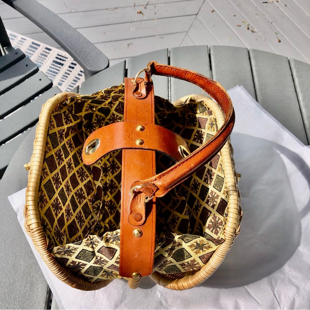Woven vintage Straw Basket Bag with Brown Leather Trim - Picture 6 of 12